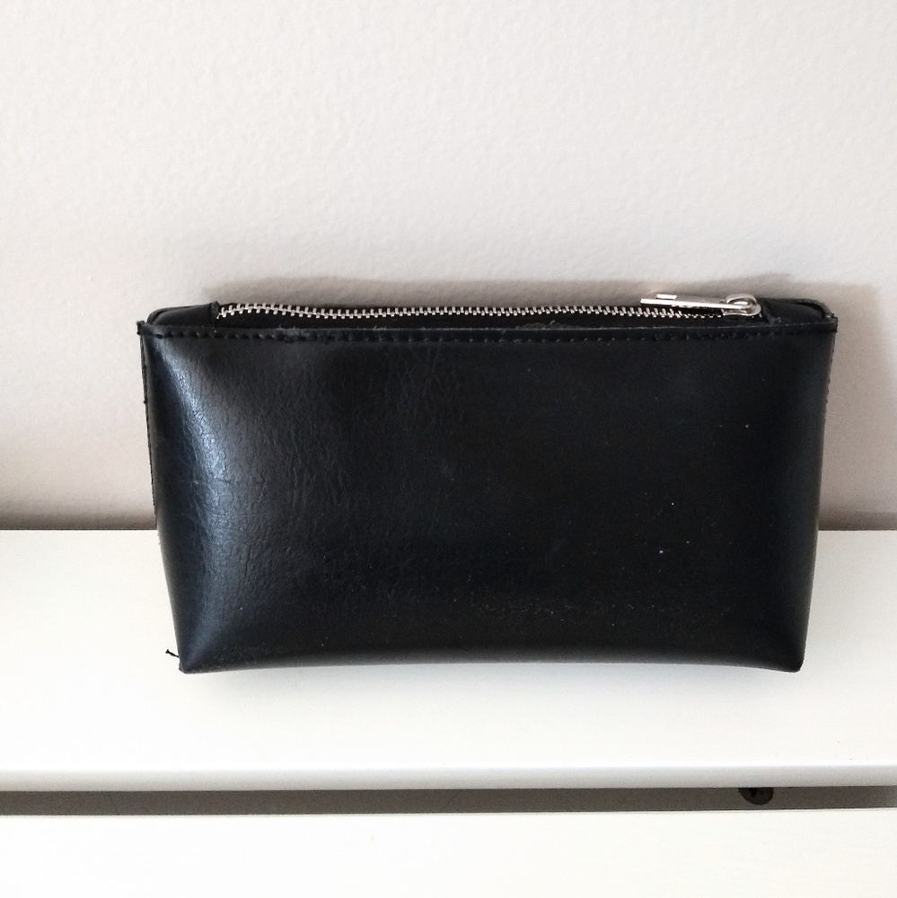 Brandy Melville Pouch